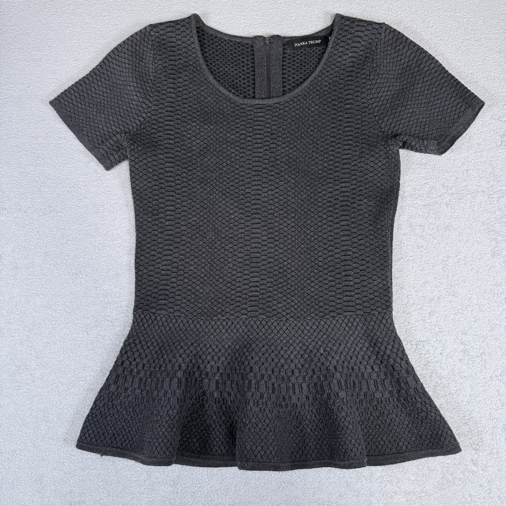 Ivanka Trump Women's S Gray Textured Knit Short Sleeve Peplum Top Zip Back